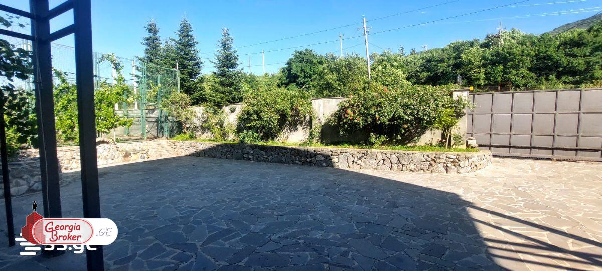 продается дом с новым ремонтом 10-комнат