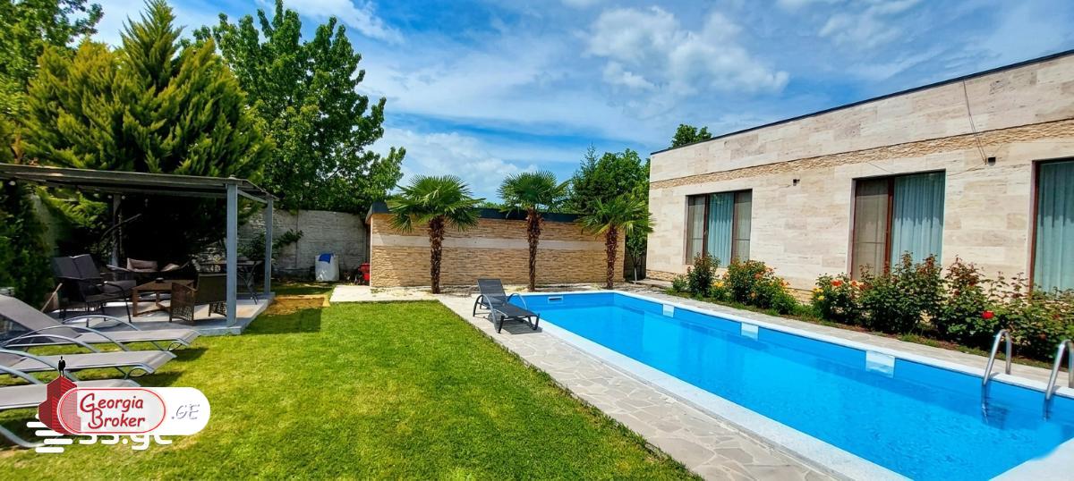 nearly repaired 6-room house for sale