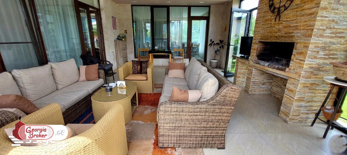 nearly repaired 6-room house for sale