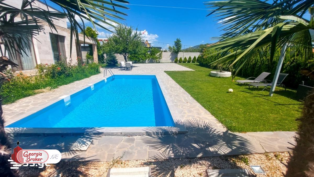 nearly repaired 6-room house for sale