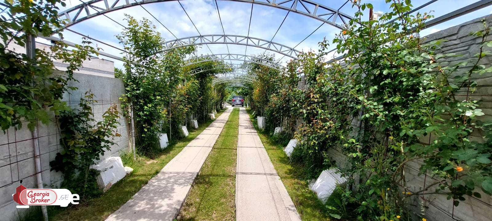 nearly repaired 6-room house for sale