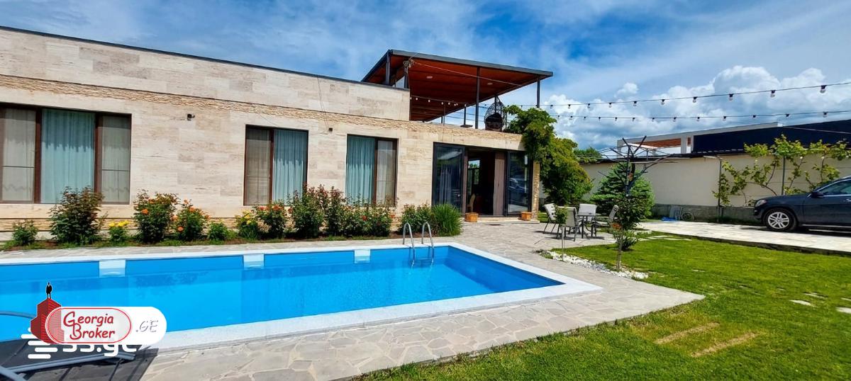 nearly repaired 6-room house for sale