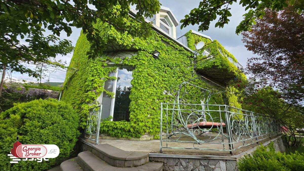 nearly repaired 7-room house for rent