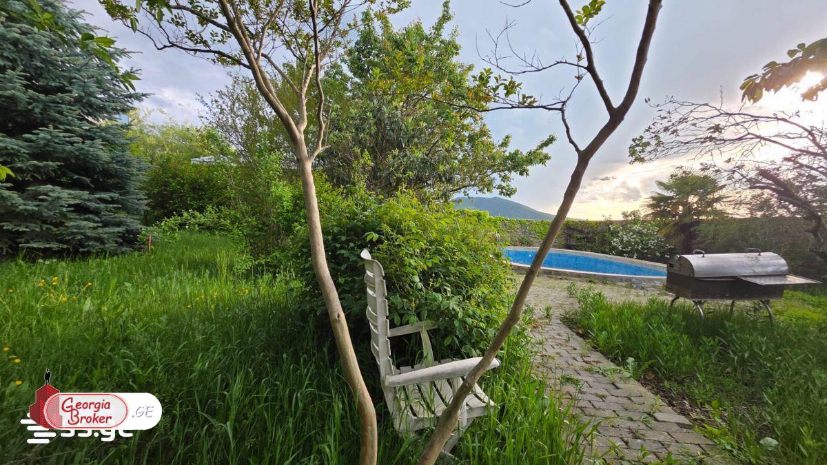 nearly repaired 7-room house for rent