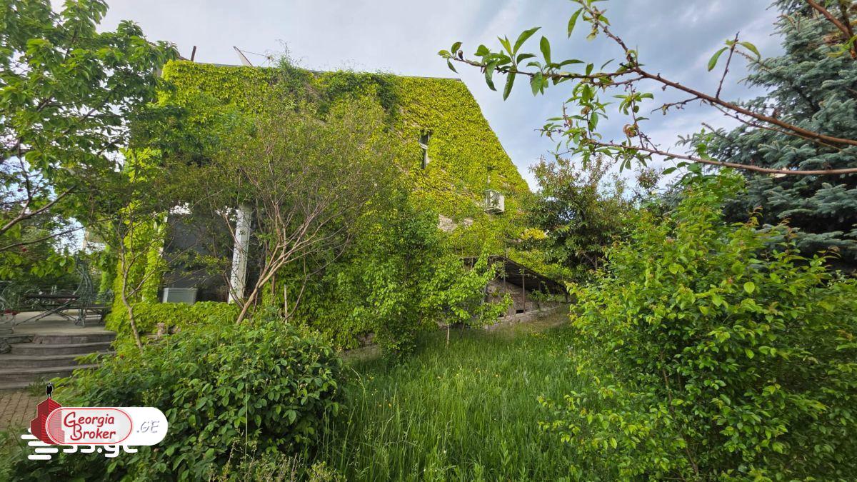 nearly repaired 7-room house for rent