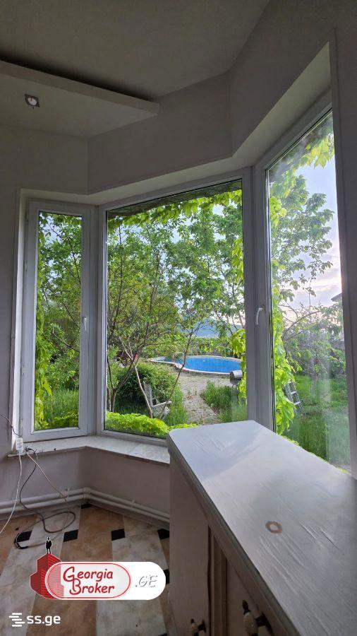 nearly repaired 7-room house for rent